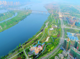 黑龍江省建投集團(tuán)承建，魯班獎工程四川遂寧河?xùn)|新區(qū)海綿城市項目。