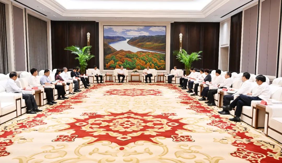 許勤在哈爾濱會見出席2022世界5G大會的中央和國家有關部委領導